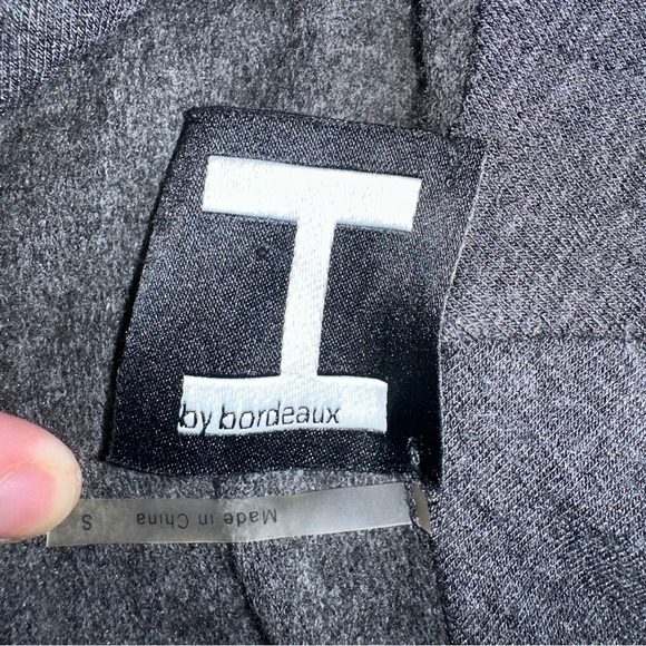 H by Bordeaux Gray Asymmetric S Sweater - Picture 6 of 8